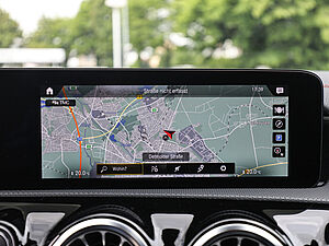 Mercedes-Benz CLA 200 SB AMG 11 navigation