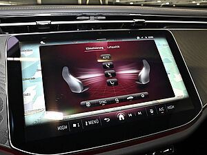 Mercedes-Benz E 220 d AMG Line 12 navigation