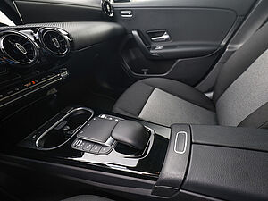 Mercedes-Benz A 250 e 18 navigation