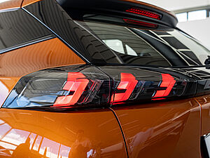 Peugeot 2008 Active 1.2 PureTech 130 EAT8 27 navigation