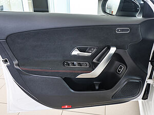 Mercedes-Benz A 220 d Limo AMG Sport Advanced Plus 29 navigation
