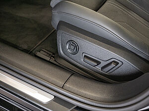 Audi A6 Avant 40 TDI quattro S line 18 navigation