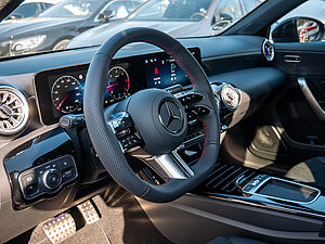 Mercedes-Benz A 180 d AMG Line 20 navigation
