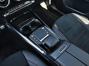 Mercedes-Benz GLA 250 e AMG Line 14 navigation