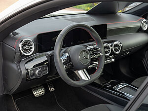 Mercedes-Benz CLA 250 4M Coupé AMG Sport Advanced Plus 16 navigation