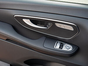 Mercedes-Benz V 220 d AMG 16 navigation