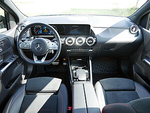 Mercedes-Benz B 200 AMG Line 11 navigation