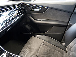 Audi Q8 50 TDI quattro S line 18 navigation