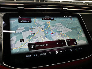 Mercedes-Benz E 220 d AMG Line 10 navigation