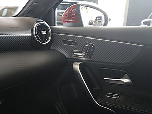 Mercedes-Benz A 220 4M Limo Progressive Advanced 17 navigation