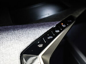 Peugeot 3008 Allure HYBRID 145 e-DSC6 15 navigation