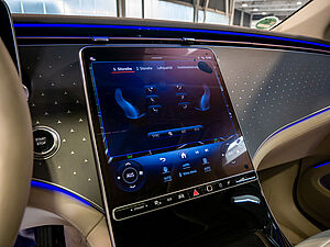 Mercedes-Benz EQS 450+ AMG Line 11 navigation