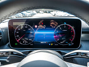 Mercedes-Benz C 200 T AMG Line 12 navigation