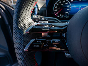 Mercedes-Benz A 180 AMG Line 15 navigation