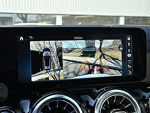Mercedes-Benz GLA 220 4M AMG Line 12 navigation