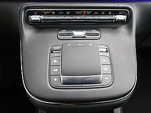 Mercedes-Benz V 300 d AVANTGARDE Extralang 13 navigation