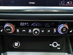 Audi Q3 S line 35 TDI quattro S tronic 16 navigation