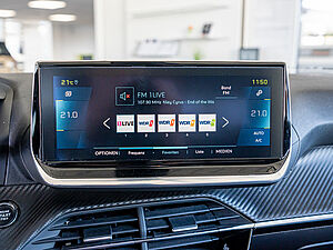 Peugeot 2008 e-Allure Elektromotor 136 9 navigation