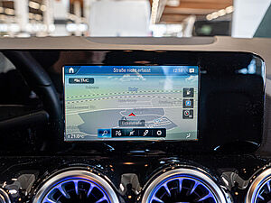 Mercedes-Benz EQA 250 Progressive 12 navigation
