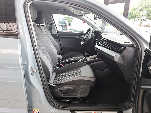 Audi A1 Sportback S line 30 TFSI S tronic 2