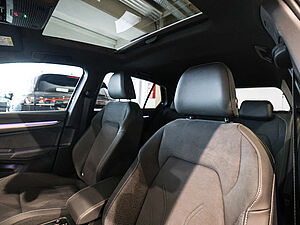 Volkswagen Golf VIII EDITION 50 1.5 eTSI 31 navigation