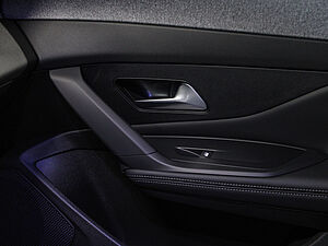 Peugeot 308 Allure BlueHDi 130 EAT8 17 navigation
