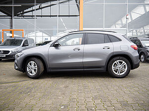 Mercedes-Benz GLA 180 Progressive Line Edition 6 navigation