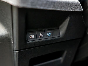 Peugeot 5008 GT HYBRID 136 e-DSC6 18 navigation