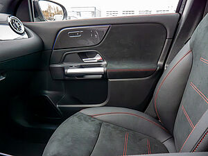 Mercedes-Benz GLA 180 Edition AMG Line 15 navigation