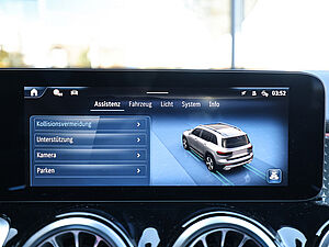 Mercedes-Benz GLB 200 GLB 200d AMG Line 12 navigation