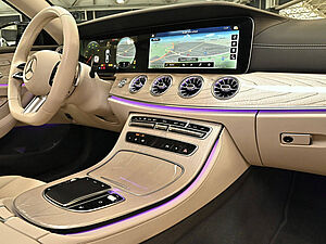 Mercedes-Benz E 220 d Coupé AMG Line 9 navigation