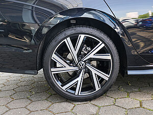 Volkswagen Golf VIII Variant R-Line 1,5 l eTSI DSG 8 navigation