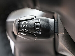 Peugeot 208 Neuer Style PureTech 100 27 navigation