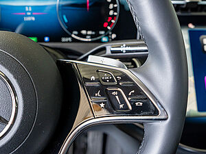 Mercedes-Benz E 300 e T Avantgarde Advanced Plus 16 navigation