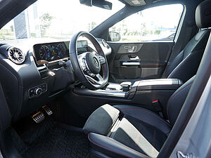 Mercedes-Benz B 200 AMG Line 16 navigation