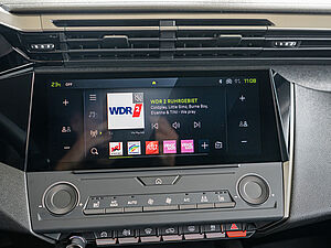 Peugeot 308 SW Allure BlueHDi 130 EAT8 9 navigation