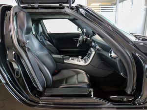 Mercedes-Benz SLS AMG Flügeltürer schwarz/schwarz Xenon Nav 3 navigation