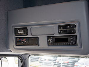 Mercedes-Benz Atego 1224 L Curtainsider Schiebeplane li/re Ladebordwand BigSpace 8 navigation