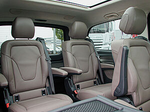 Mercedes-Benz V 300 d EXCLUSIVE EDITION Lang 8 navigation