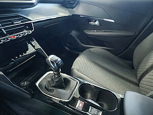 Peugeot 208 Neuer Allure PureTech 100 19 navigation