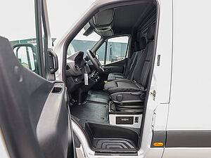 Mercedes-Benz Sprinter 317 CDI KA L3H2 9 navigation