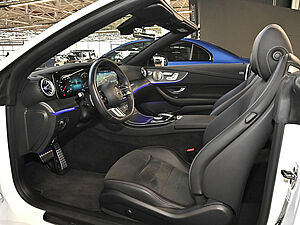 Mercedes-Benz E 300 d 4M Cabrio AMG Line 10 navigation