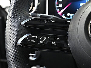 Mercedes-Benz C 300 e AMG Line 17 navigation
