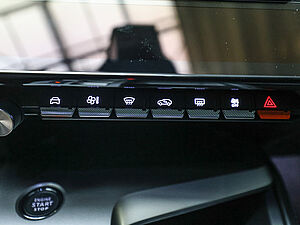 Peugeot 408 GT HYBRID 145 e-DSC6 48 navigation