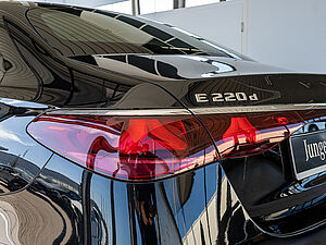 Mercedes-Benz E 220 d Avantgarde Advanced 19" 28 navigation
