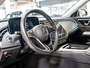 Mercedes-Benz E 200 T Avantgarde Advanced Plus 19 navigation