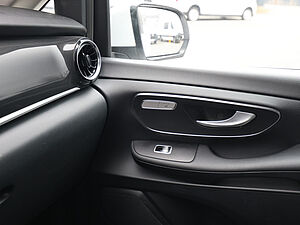 Mercedes-Benz V 220 d RISE 17 navigation