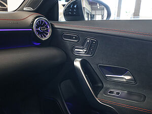 Mercedes-Benz CLA 200 SB d AMG Sport Premium Plus 18 navigation