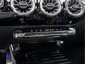 Mercedes-Benz CLA 220 d Coupé AMG Sport Advanced Plus 12 navigation