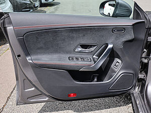 Mercedes-Benz CLA 200 SB AMG 29 navigation